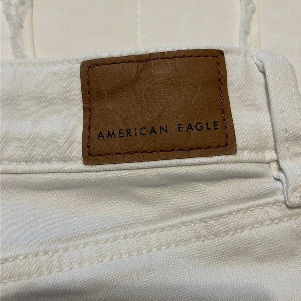 AMERICAN EAGLE white dreamy drape stretch baggy jort - Picture 4 of 8